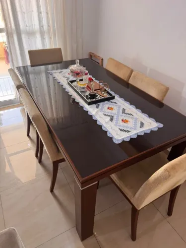 Mesa de Jantar em madeira maciça 1,80 x 0,90