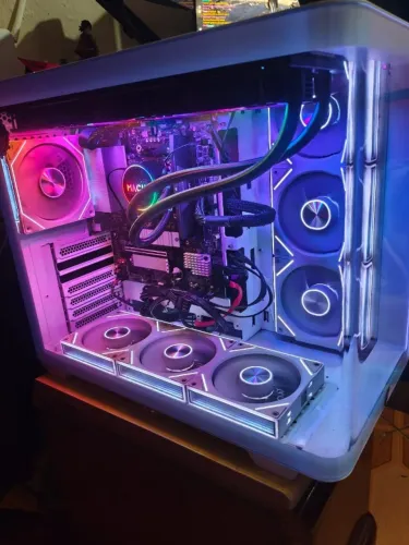 PC GAMER R8 7800X3D +MSI B850 + 16GB DDR5 CORSAIR+WC 360 MACH1 +FONTE 850W GOLD+NVME 1TB!