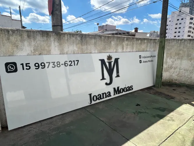 Placa de ACM com estrutura