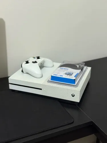Xbox One S + Controle