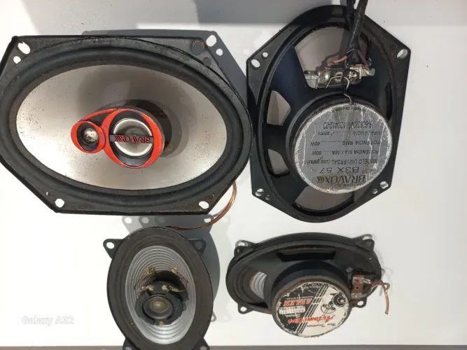 Alto falante Bravox e Arlen Automotivo