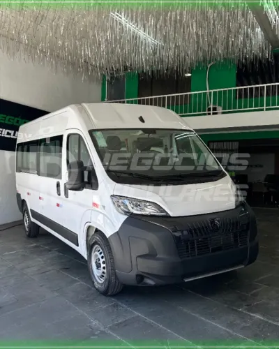 Peugeot Boxer Minibus Exec. 2.2 17L Turbo Diesel 2025