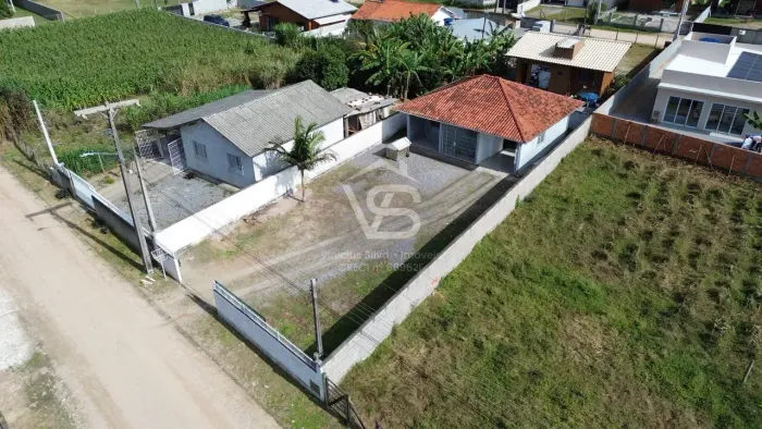 Casa em Areias Paulo Lopes | 2 Quartos | Terreno Amplo de 360m²