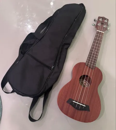 Ukulele Tagima 21? SOPRANO + Capa 