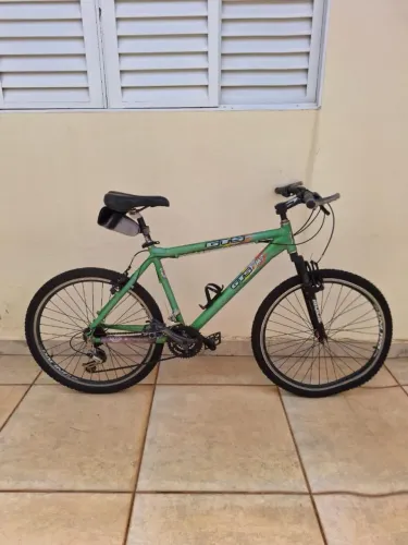 Bicicleta Mountain Bike aro 26