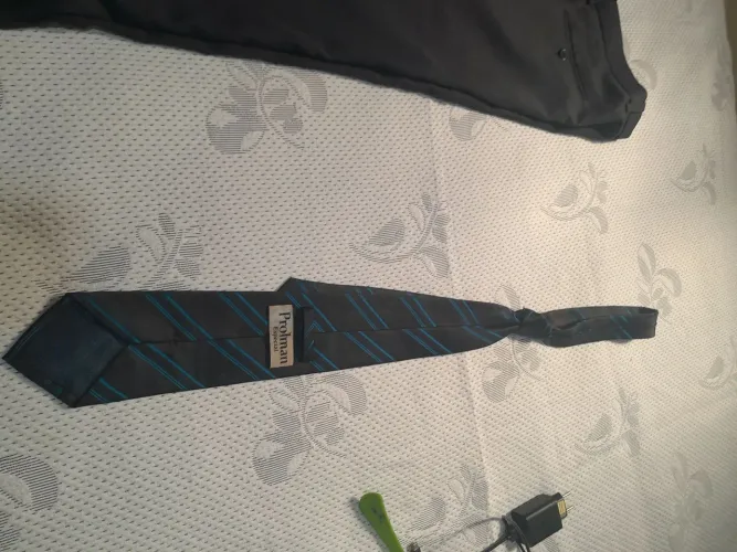 Terno completo calça preta palito preto camisa branca gravata preta todo novo