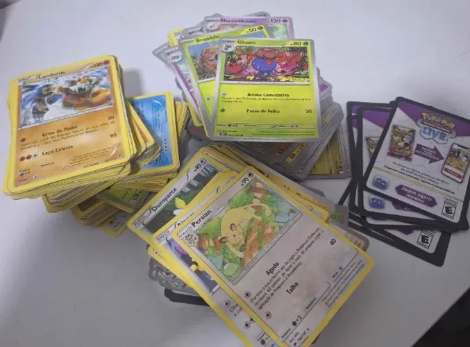 Bulk Básico Pokémon (XY + Scarlet Violet) + Códigos Pokémon TCG Live