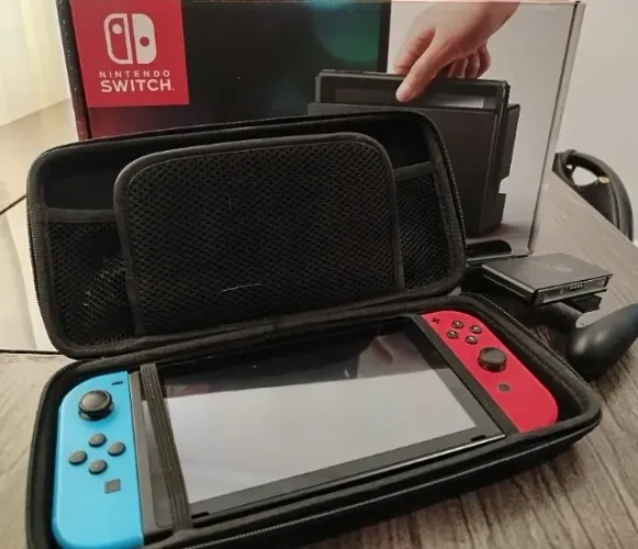 Nintendo Switch Usado Desbloqueado c/ Cartão SD 128GB e Case de Proteção