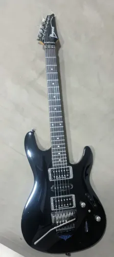 Guitarra Ibanez s470 com caps Seymour Duncan vendo ou troco por bateria 