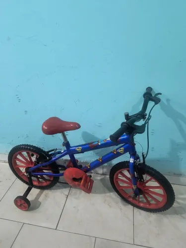 Bicicleta aro 16 bem novinha