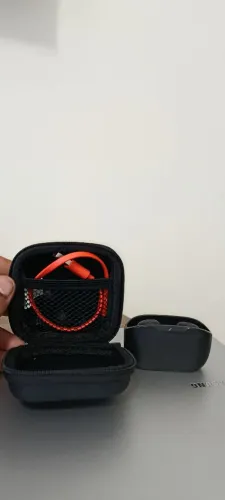 Vendo fone original JBL Wave Buds + estojo.