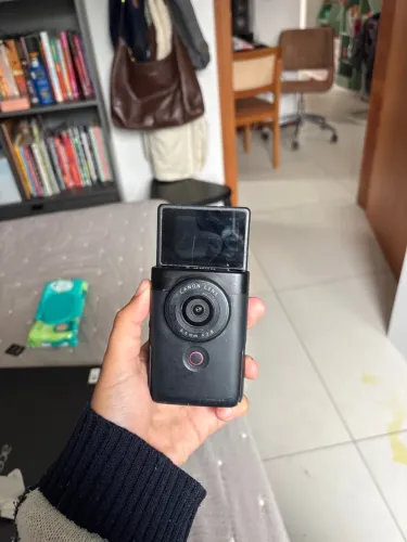 Canon PowerShot V10