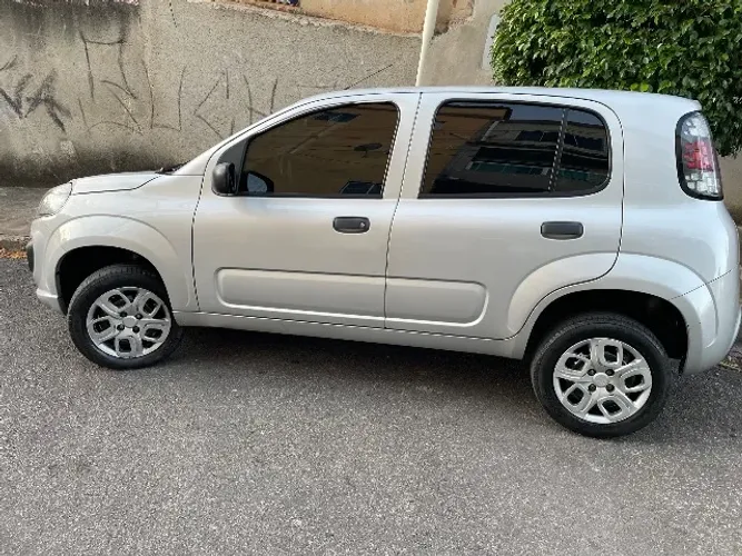 Fiat Uno Attractive 1.0 EVO Fire Flex 8V 5P 2021