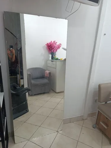 Espelho medindo 1.60comprimento por 0,71 de largura