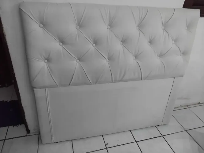 Vendo uma cabeceira casal em captunê 