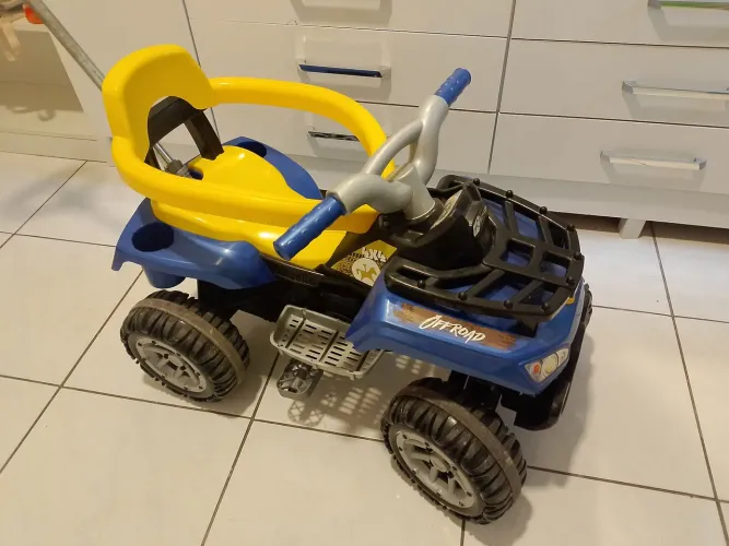 Quadriciclo infantil para menino