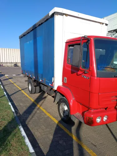 Vende-se Caminhão 712