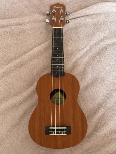 Ukulele Kalani KAL 320 SM Kayke Soprano 21?