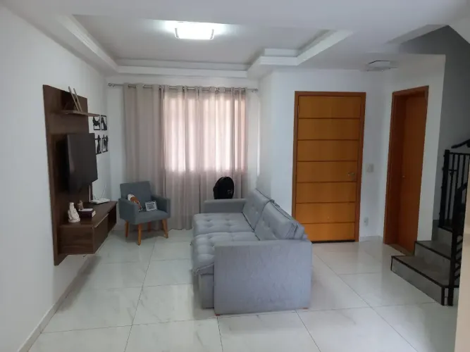 Sobrado com 03 dorms. sendo 01 suíte no Condominio Vila Nova Di Gaia em Sertãozinho/SP