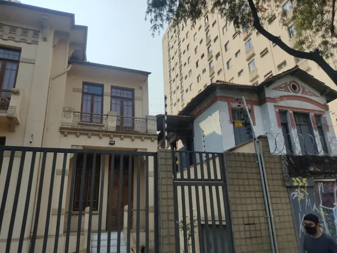 CASARAO NA AUGUSTA VENDA OU LOCACAO NA CONSOLACAO C/20 VAGAS e 2 SALAS
