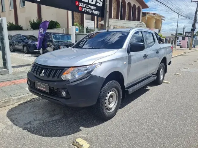 Mitsubishi L200 Tri. Outd. GLX 2.4 CD 4X4 Die. MEC 2021