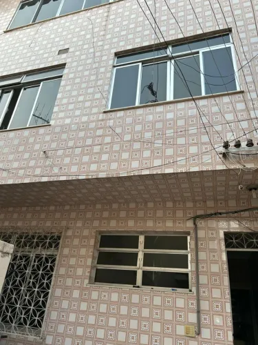 Apartamento de 2 Quartos, Claro, Ventilado e Muito Bem Conservado