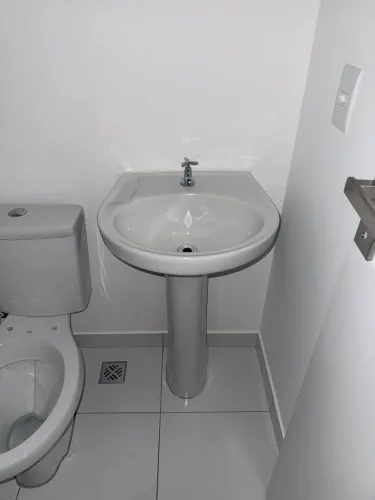 Conjunto Vaso Sanitário com Caixa Acoplada Incepa + Pia completa com Coluna + Torneira