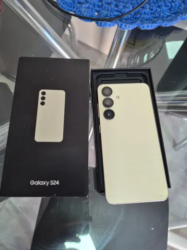 Celular S24