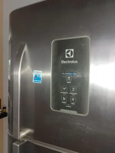 Geladeira Electrolux 433l.Defeito: Compressor