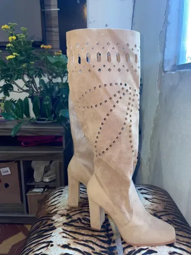 Bota de camurça