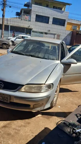 Vendo Vectra 2.2 98 .
