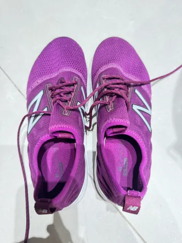 Tênis New Balance roxo - tamanho 39