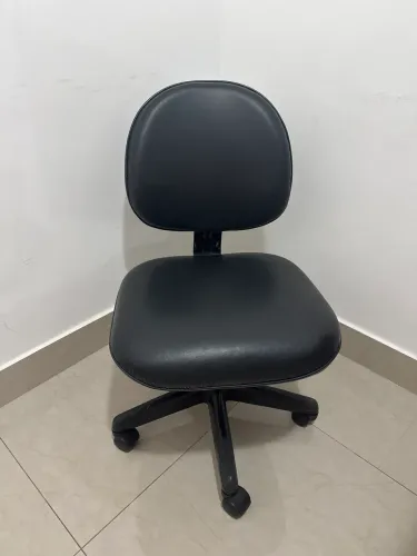 Cadeira para escritório e estudos