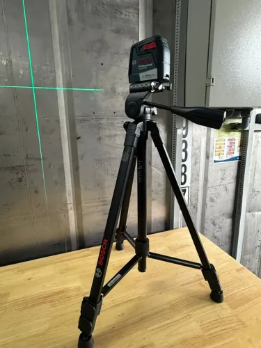 Nível Laser Bosch GLL40-20G Verde + Tripé Bosch + Suporte MM2