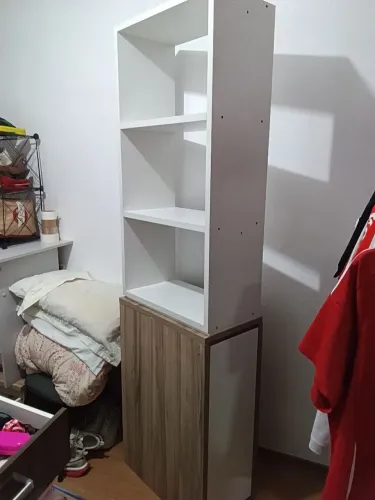 Armario modular com nichos abertos