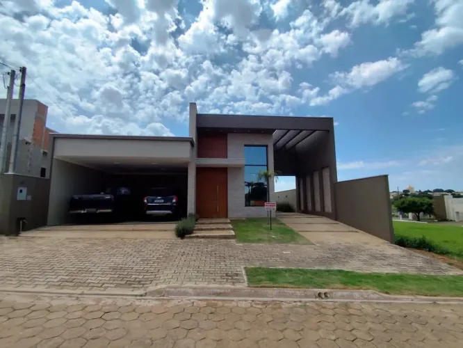 Casa Condomínio Alto Padrão