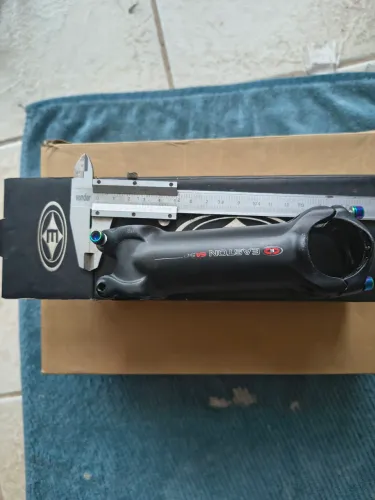 Mesa Bike Easton EA 90 na caixa