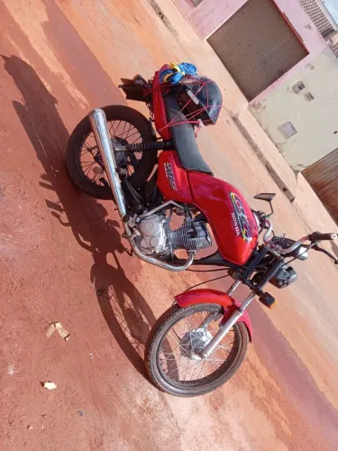 Moto boa para trabalhar é de leilão 