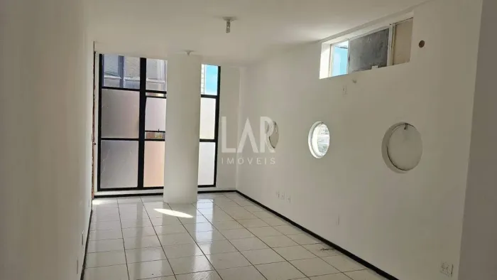 Sala Comercial à Venda no Luxemburgo | Em Frente ao Hospital Madre Teresa