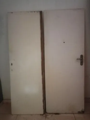 2 portas lisas de madeira 