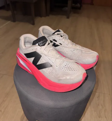 Tênis New Balance FuelCell Trainer Original - Tamanho 37