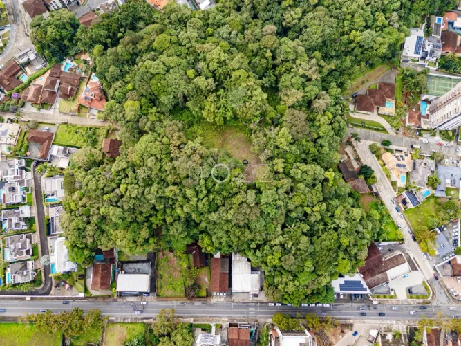 Terreno em Localização Privilegiada