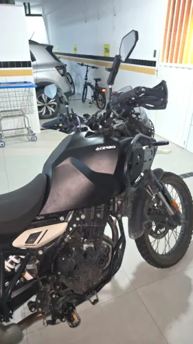 ? ROYAL ENFIELD HIMALAYAN 450 ? À VENDA