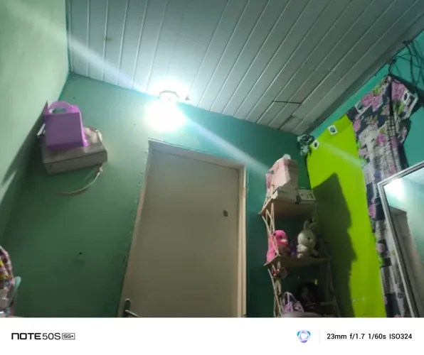 Vendo uma casa com 04 quarto/sala / cozinha/ já foi levantando uma estrutura pra laje