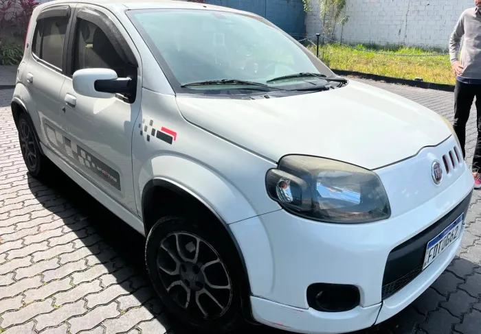 Fiat Uno Sporting 1.4 EVO Fire Flex 8V 4P 2012