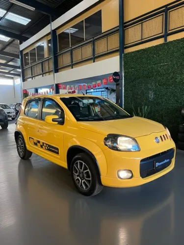 Fiat Uno Sporting 1.4 EVO Fire Flex 8V 4P 2012