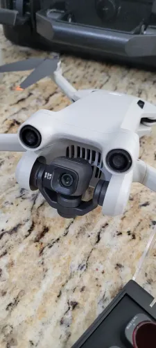 Drone DJI Mini 3 PRO com controle de tela + baterias extras + Acessórios