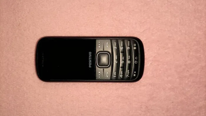 Celular positivo dual chip preto