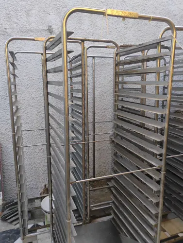 Carrinho de aço para Pães - Perlima