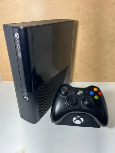 Xbox 360 Super Slim com + 130 jogos Desbloqueado